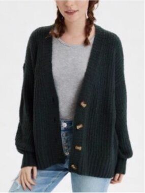 NWOT American Eagle Chunky Knit Oversized Button-Up Cardigan Sweater Green Large